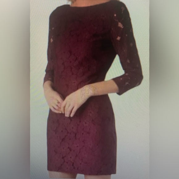 Diane Von Furstenberg Dresses & Skirts - SZ 6 Diane Von Furstenberg Burgundy Dress